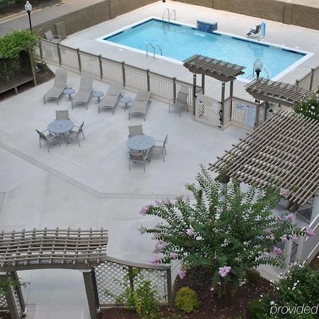 Doubletree By Hilton Fayetteville Buitenkant foto