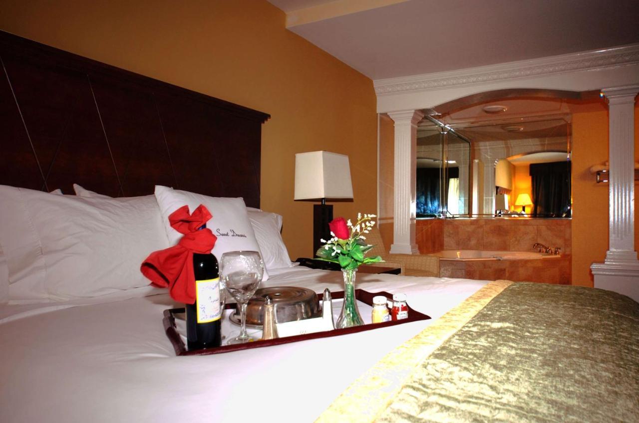 Doubletree By Hilton Fayetteville Buitenkant foto