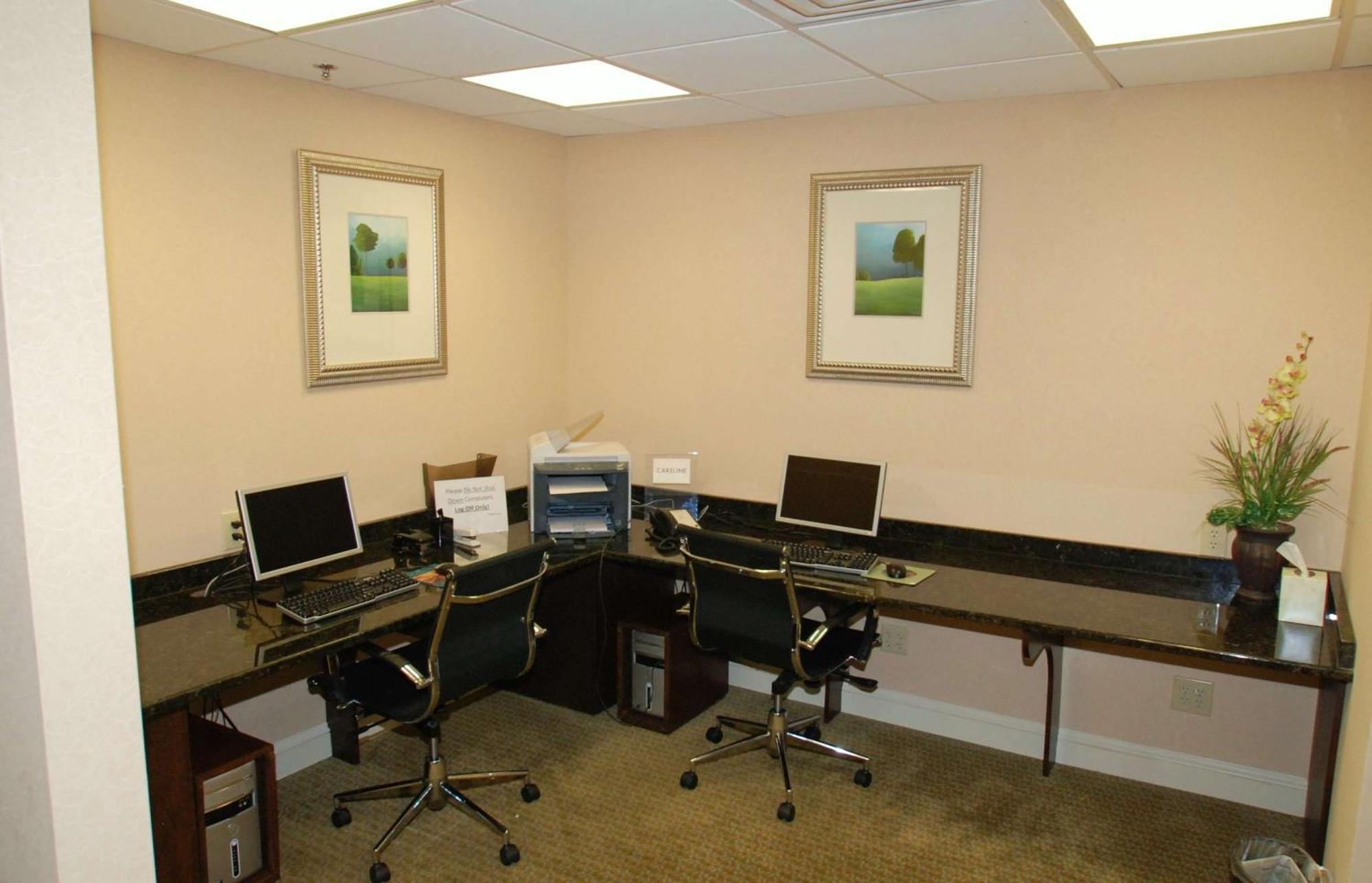 Doubletree By Hilton Fayetteville Buitenkant foto