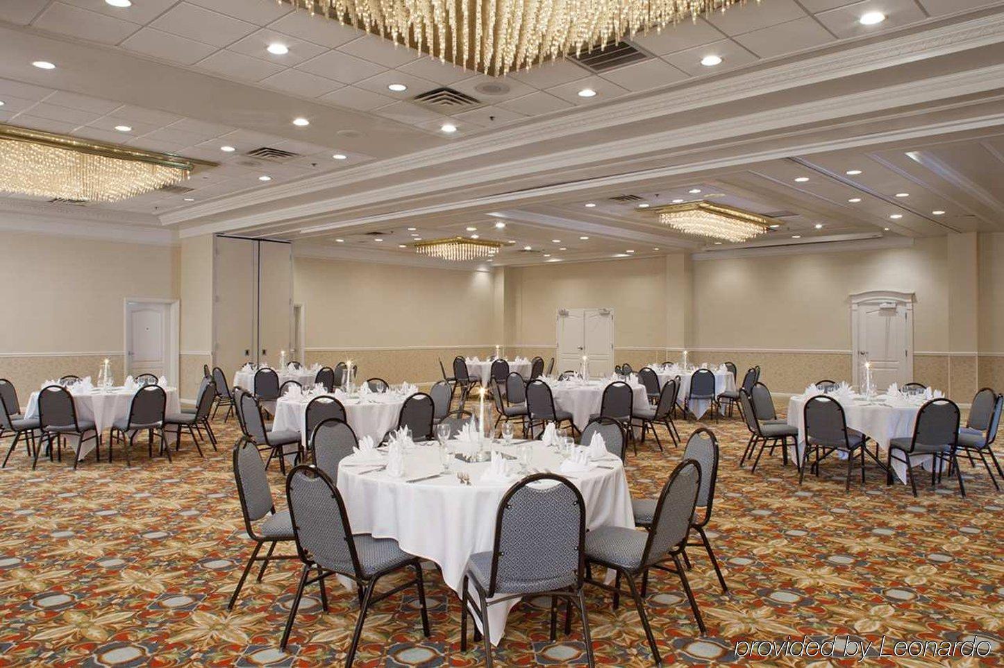 Doubletree By Hilton Fayetteville Buitenkant foto