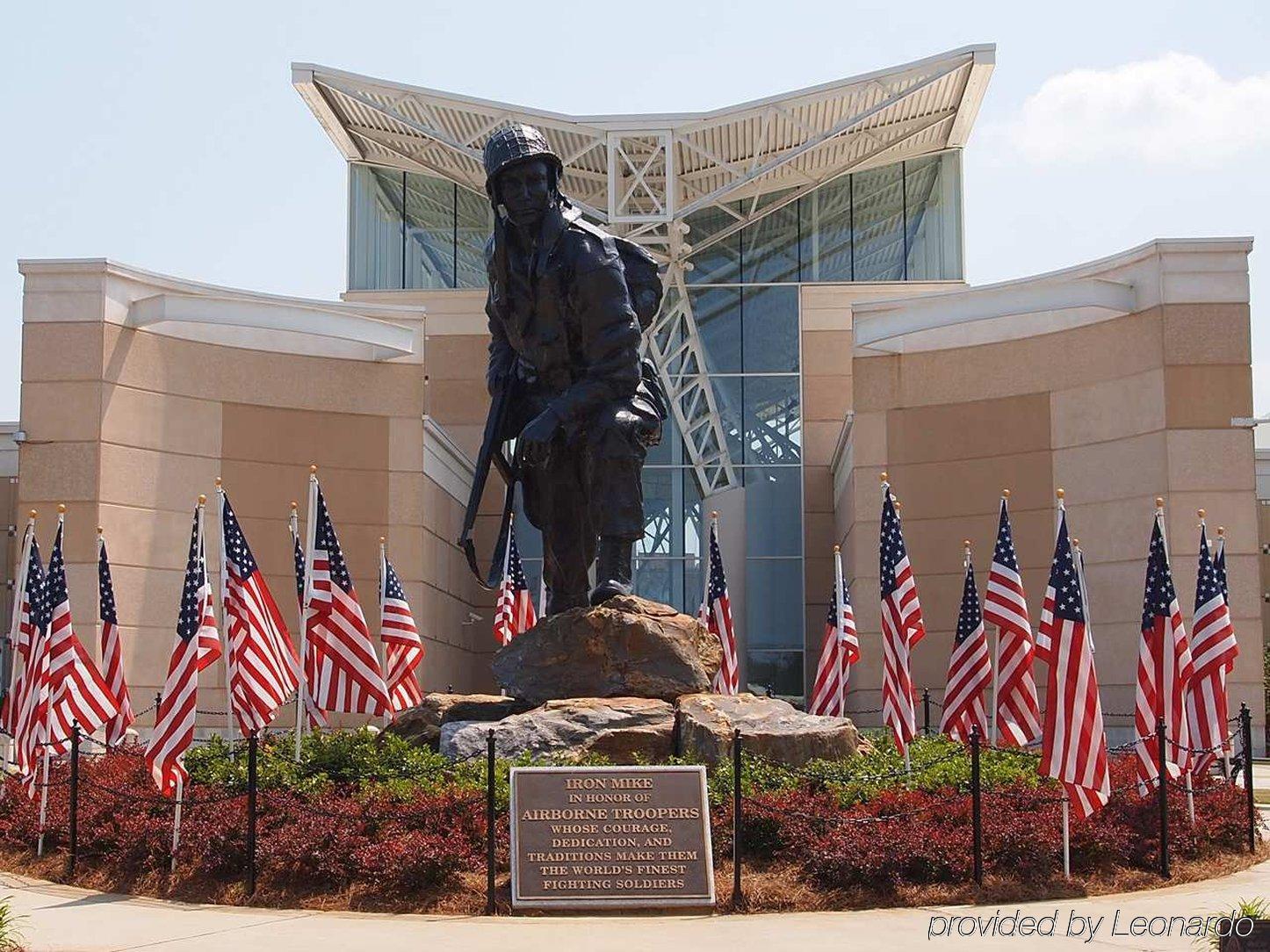 Doubletree By Hilton Fayetteville Buitenkant foto