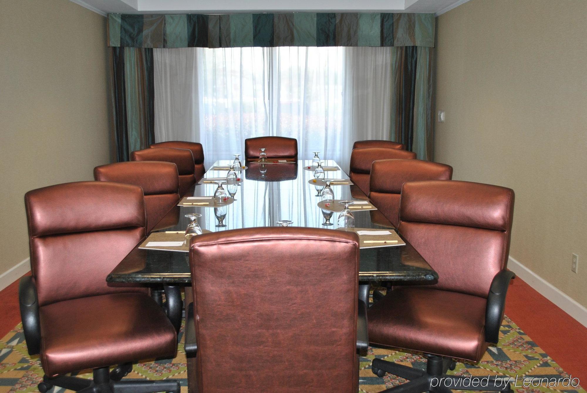 Doubletree By Hilton Fayetteville Buitenkant foto