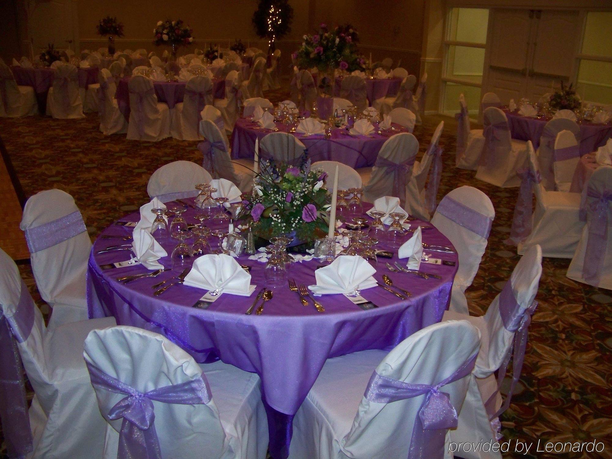 Doubletree By Hilton Fayetteville Buitenkant foto