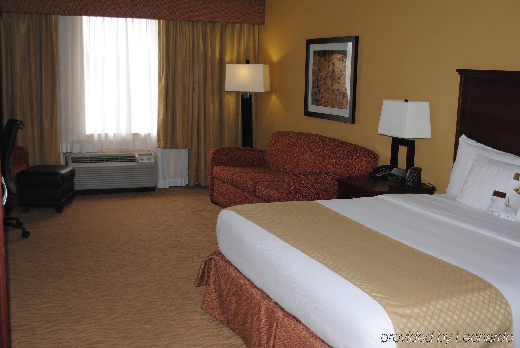 Doubletree By Hilton Fayetteville Buitenkant foto