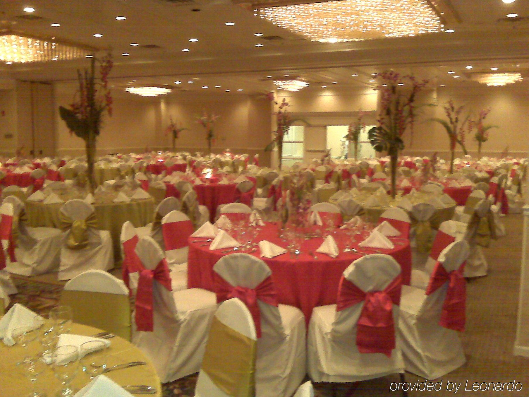 Doubletree By Hilton Fayetteville Buitenkant foto