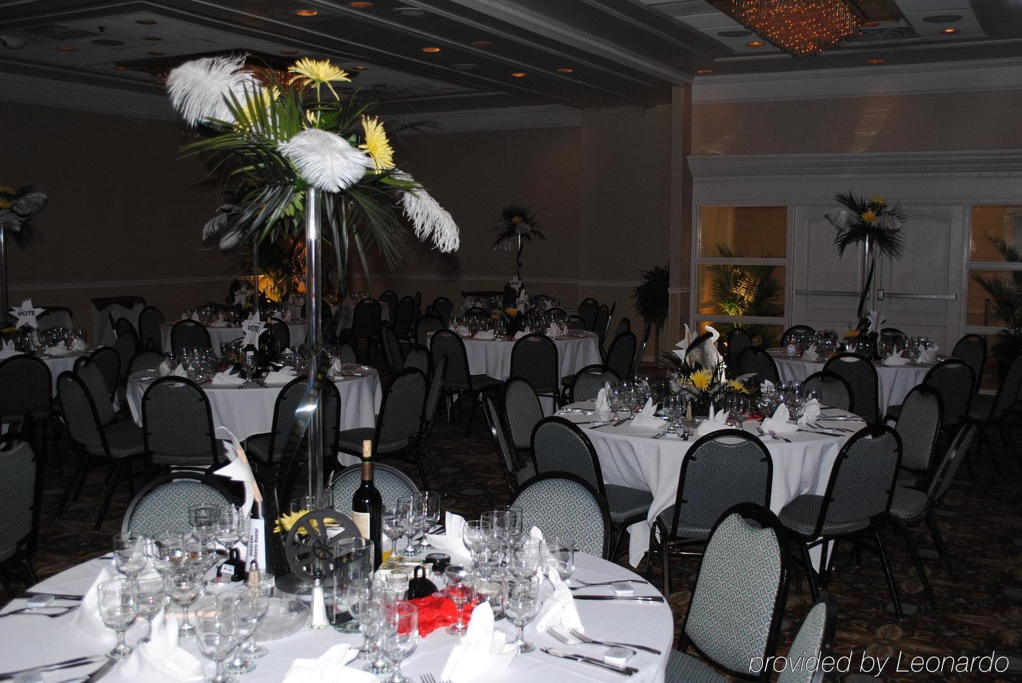 Doubletree By Hilton Fayetteville Buitenkant foto