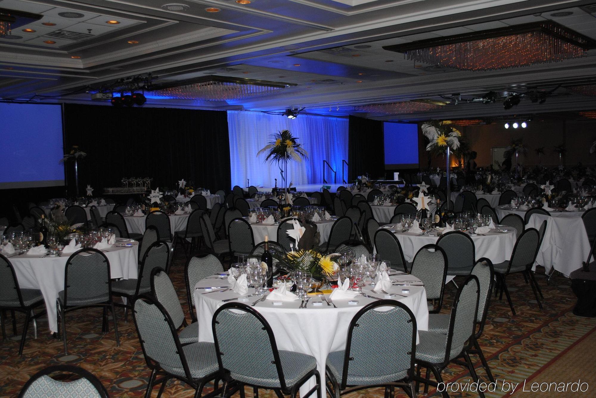 Doubletree By Hilton Fayetteville Buitenkant foto