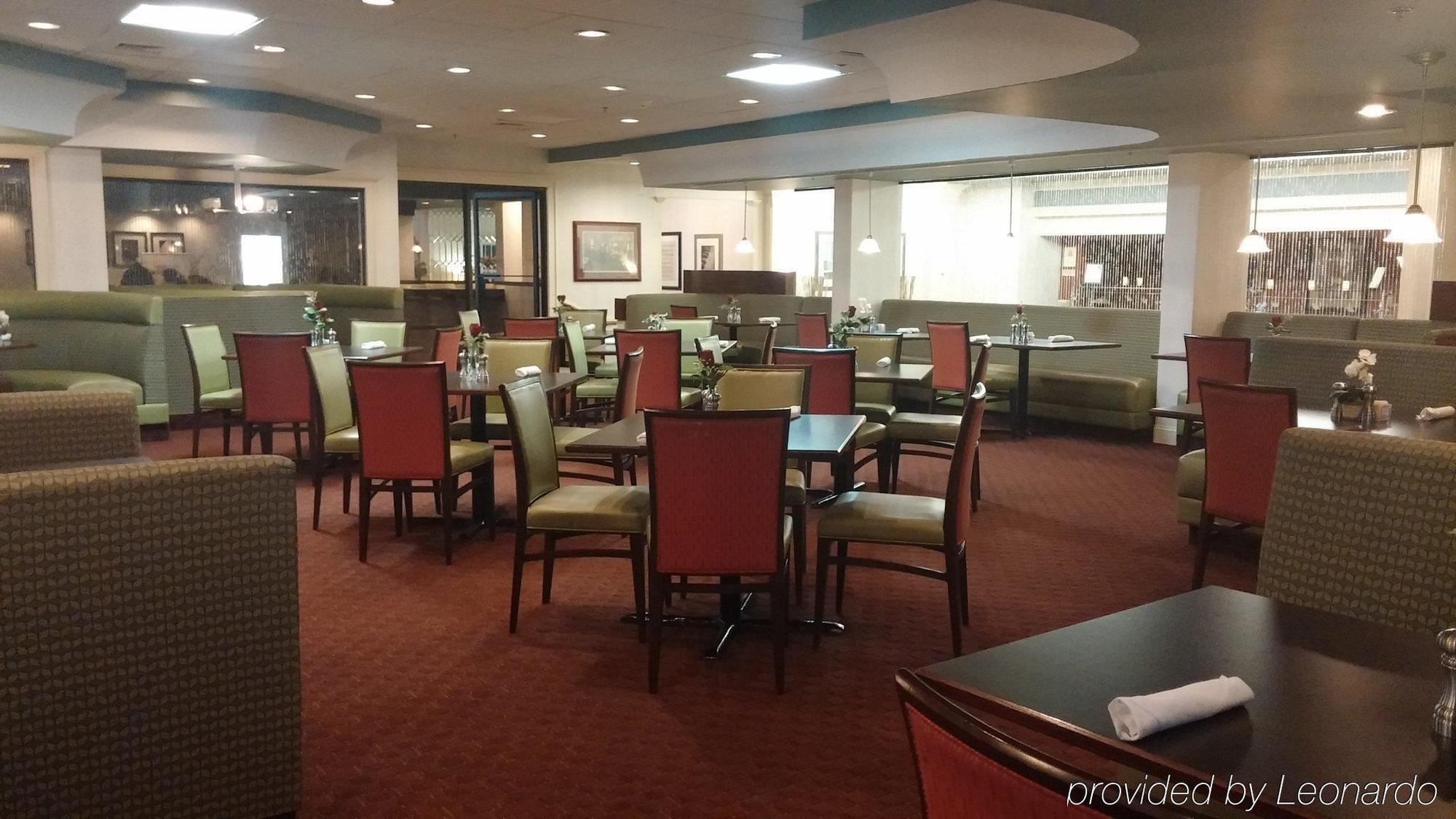 Doubletree By Hilton Fayetteville Buitenkant foto