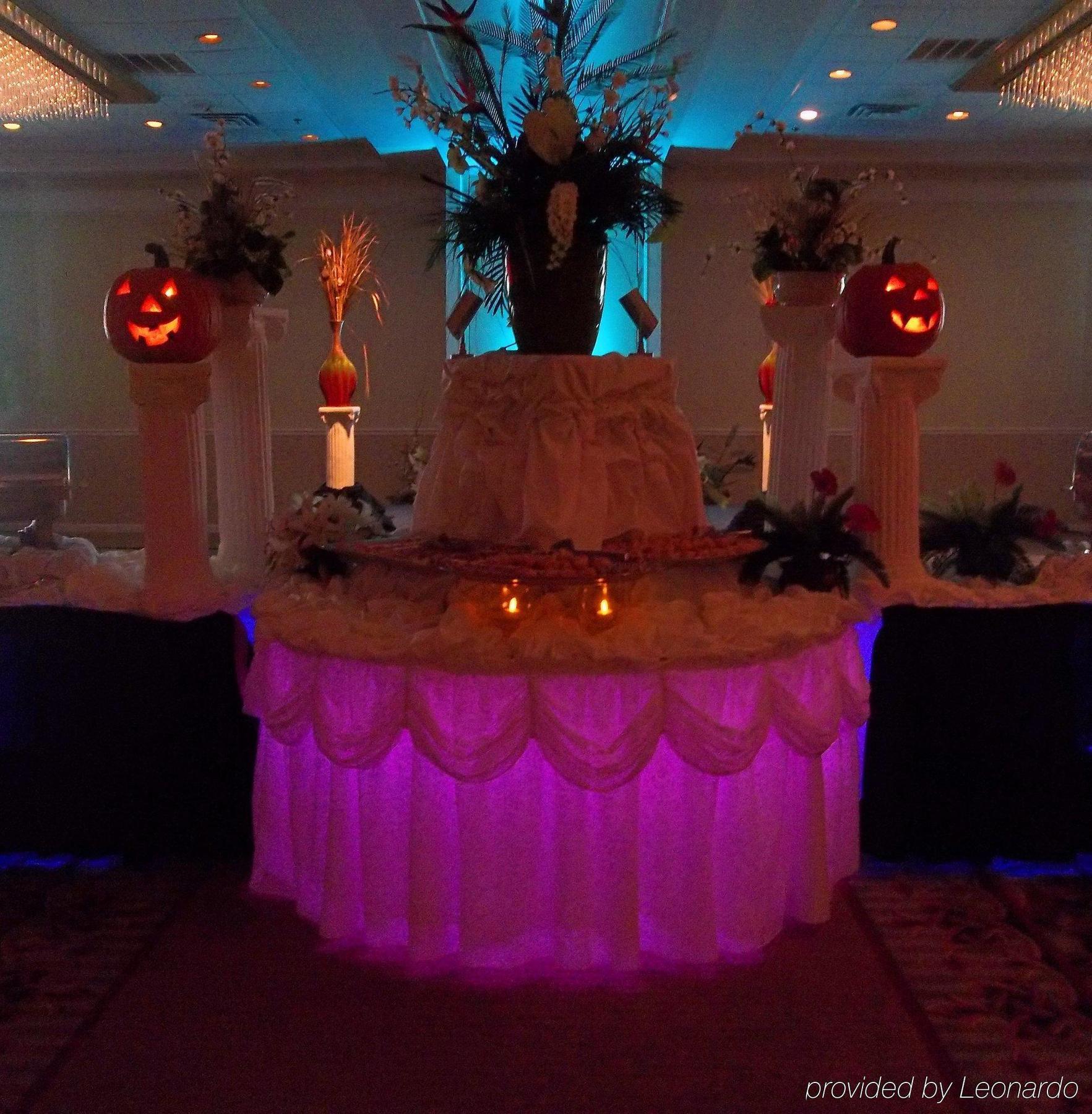 Doubletree By Hilton Fayetteville Buitenkant foto