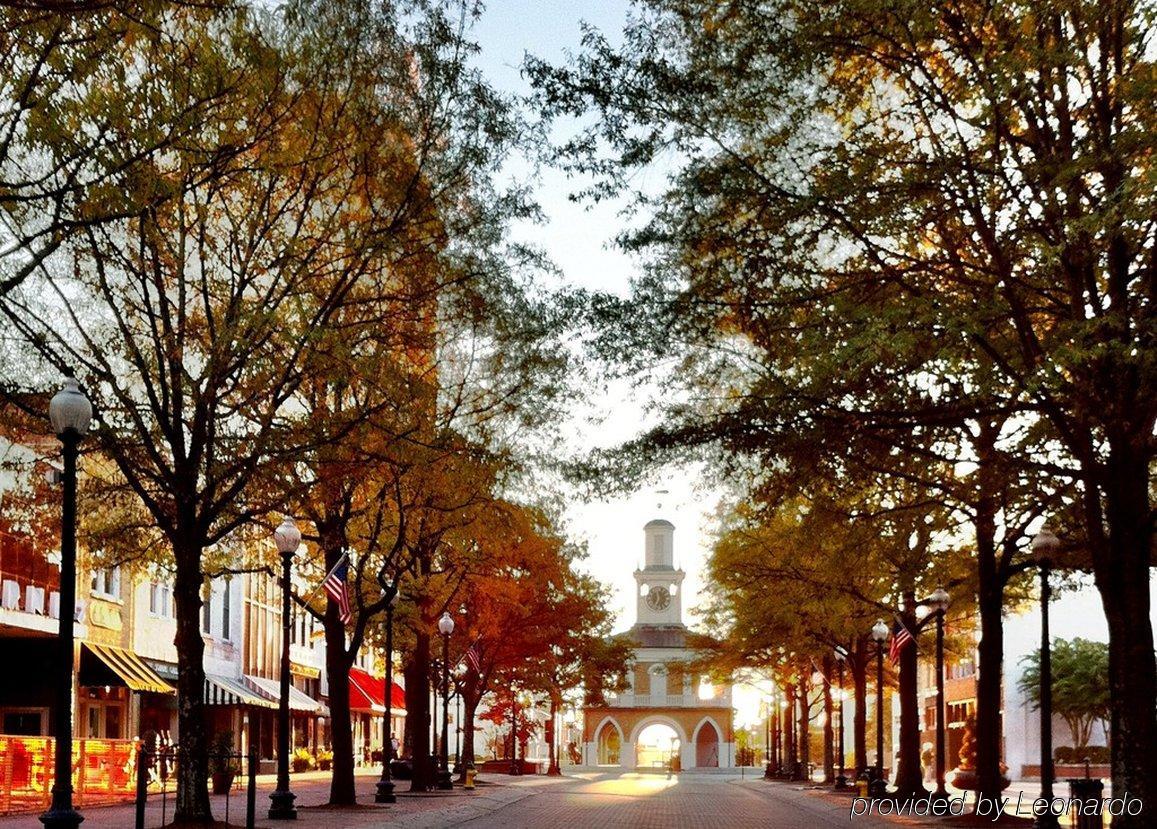Doubletree By Hilton Fayetteville Buitenkant foto
