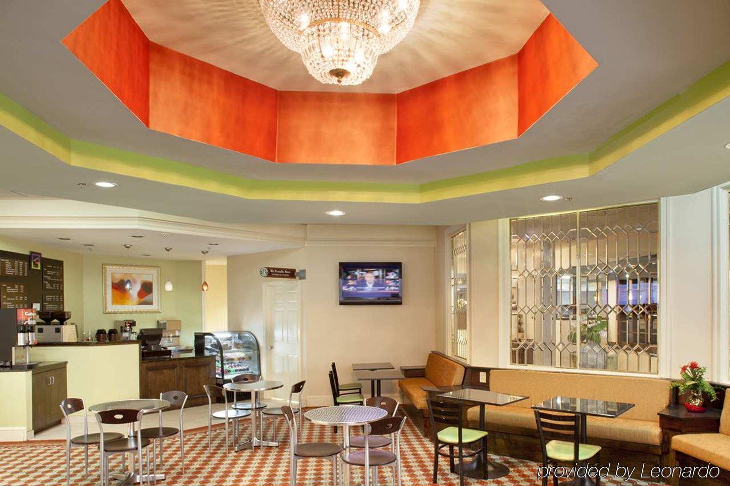 Doubletree By Hilton Fayetteville Buitenkant foto