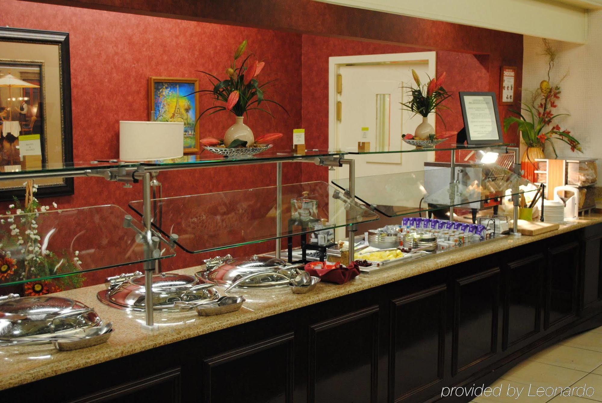 Doubletree By Hilton Fayetteville Buitenkant foto