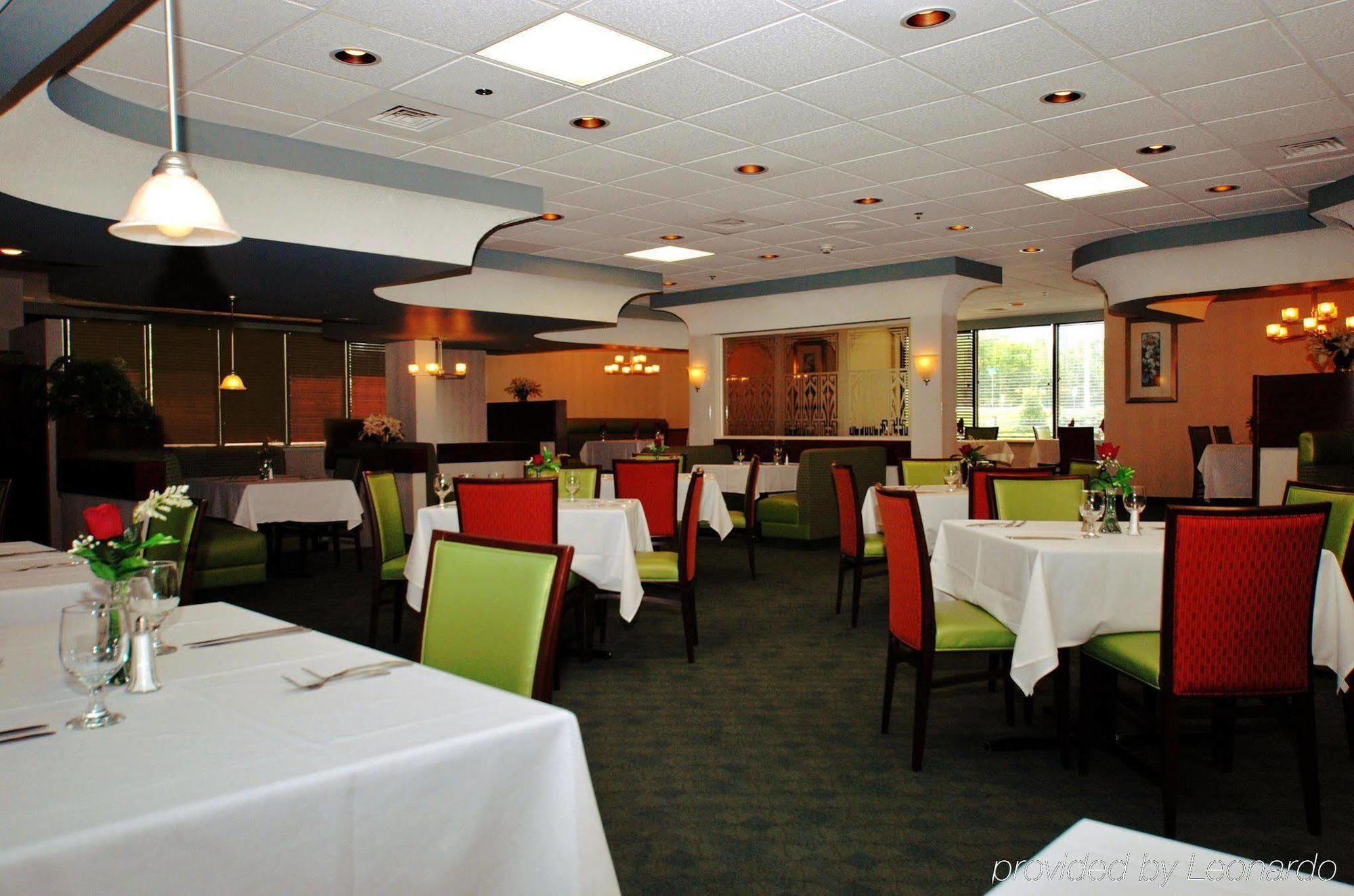 Doubletree By Hilton Fayetteville Buitenkant foto