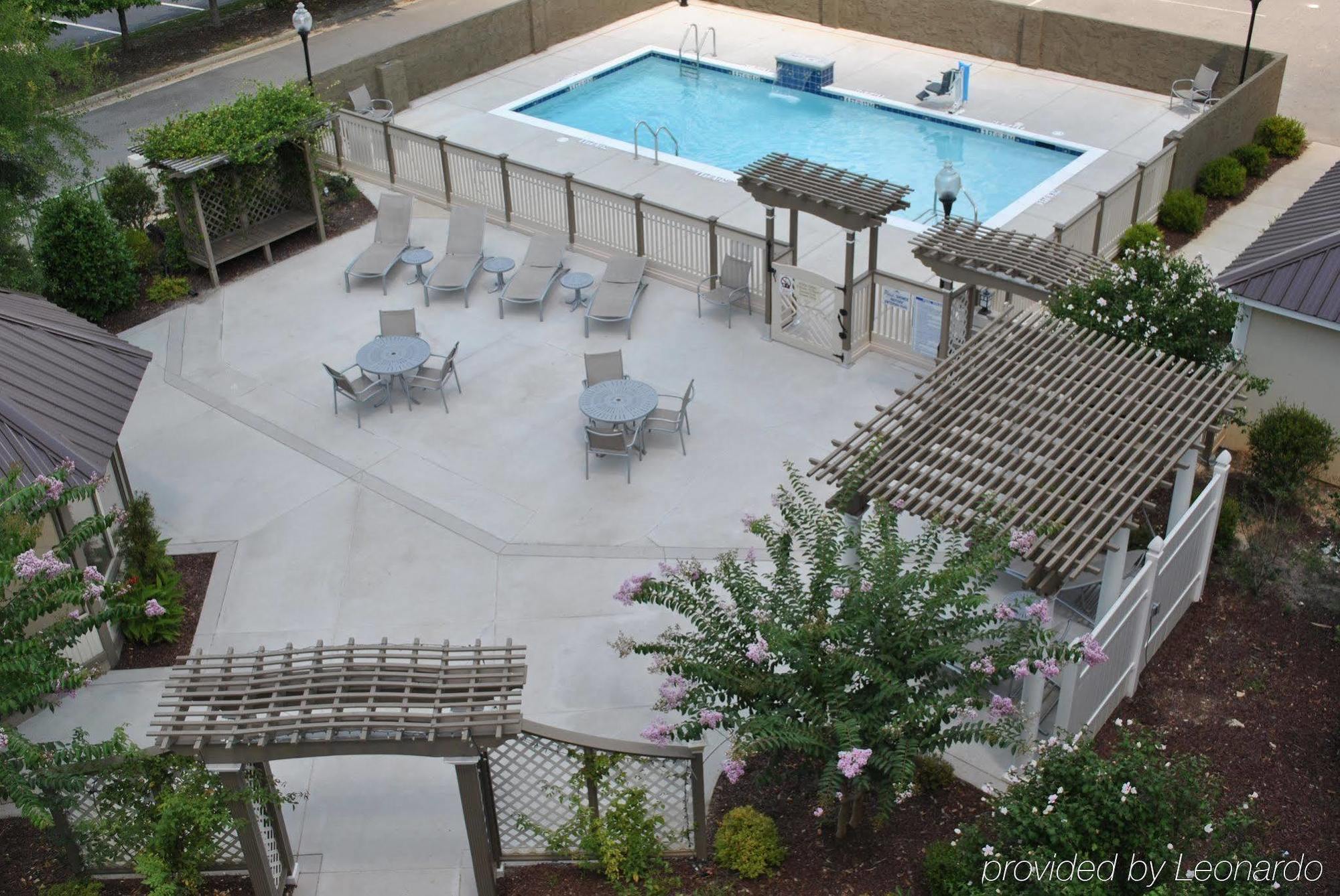 Doubletree By Hilton Fayetteville Buitenkant foto