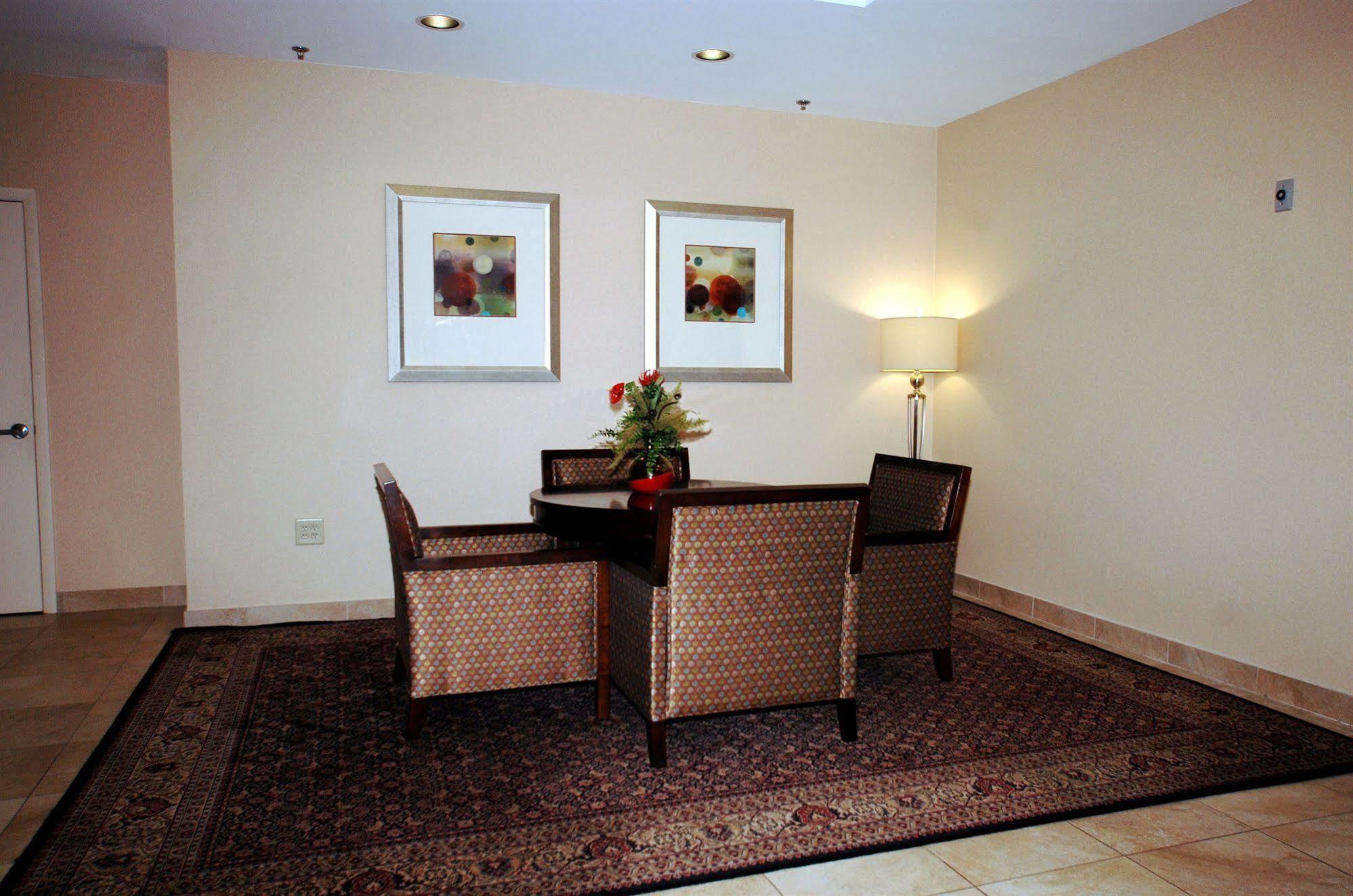 Doubletree By Hilton Fayetteville Buitenkant foto